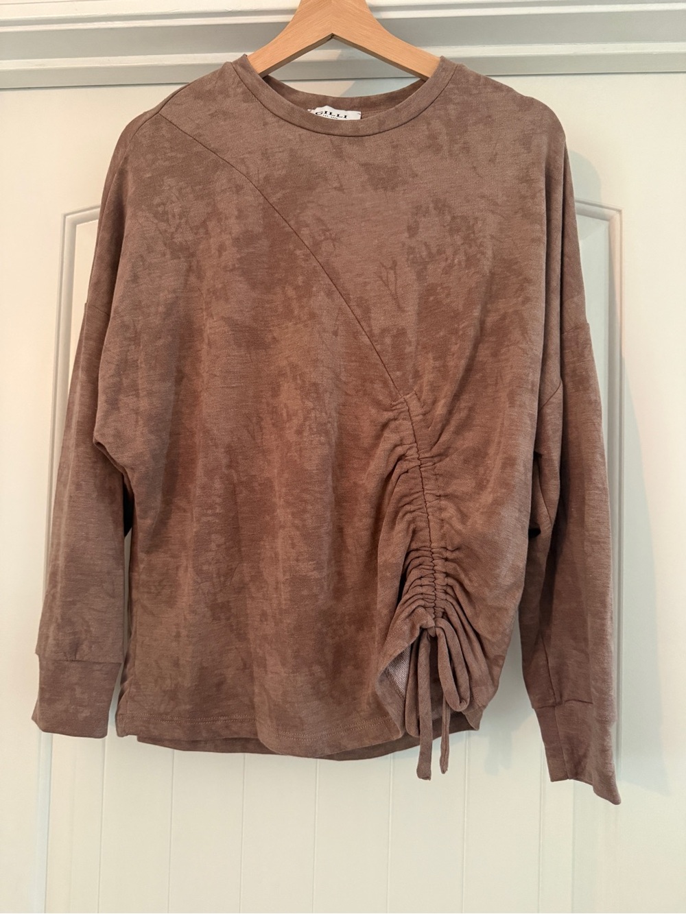 Gilli Ruched Drawstring Long-Sleeve Top - Taupe Brown